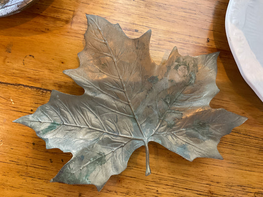 Brass leaf tray