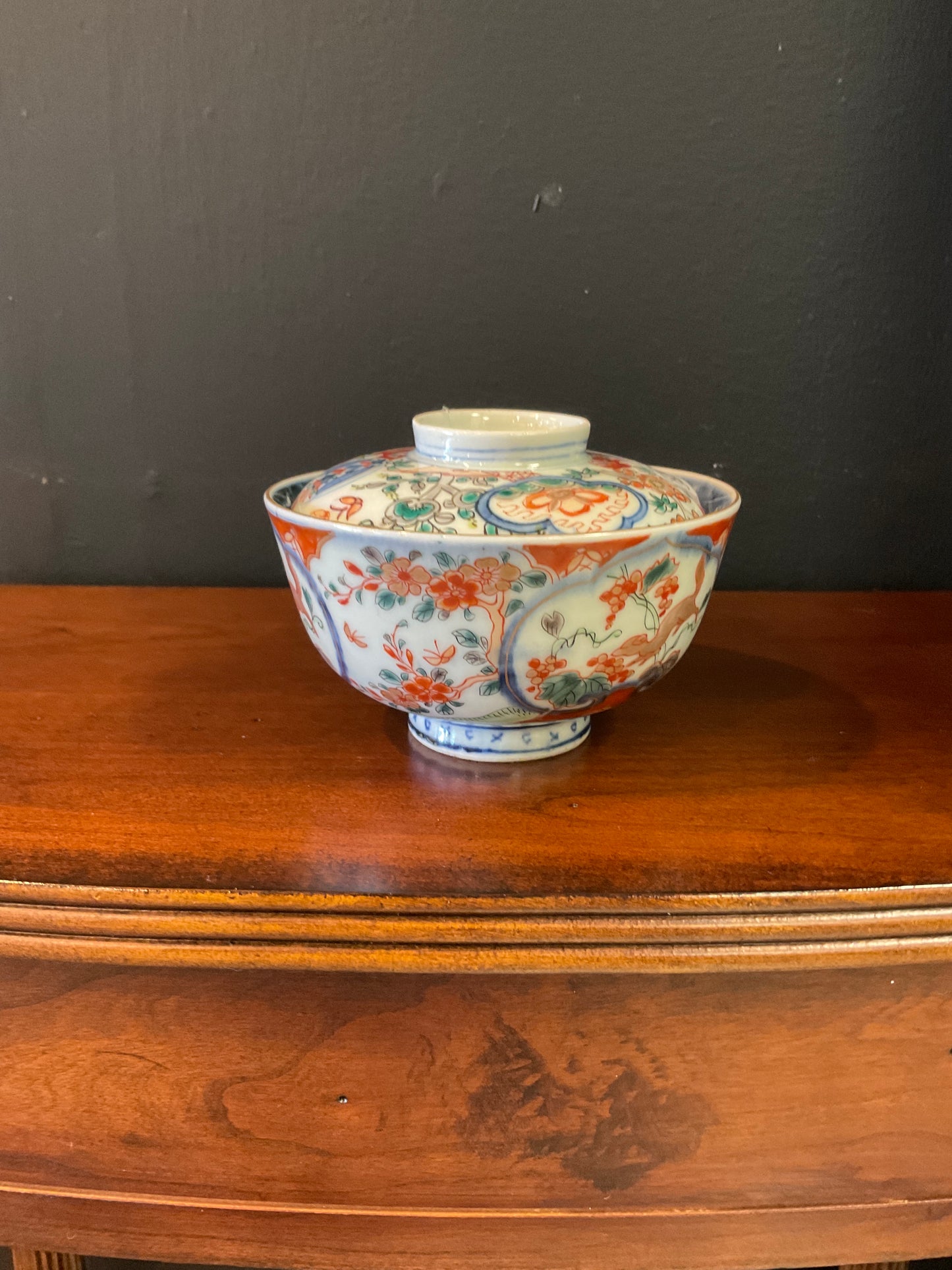 Chinese hand painted Imari covered bowl