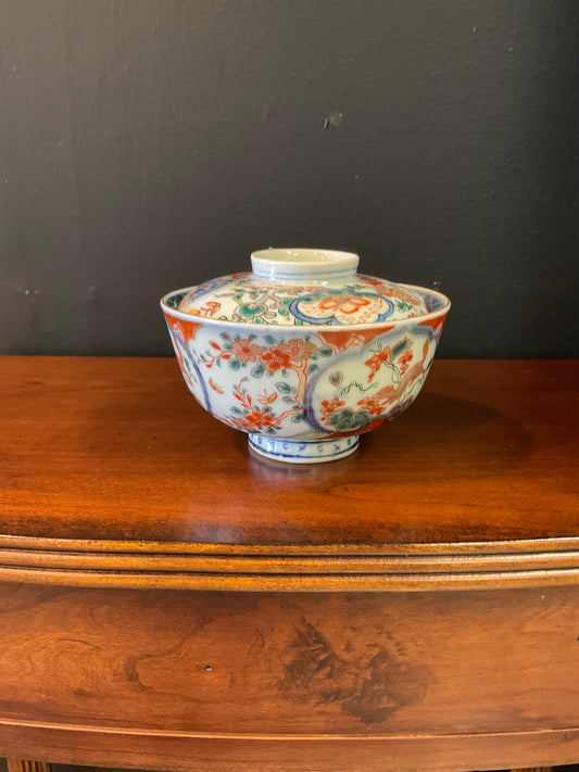 Chinese hand painted Imari covered bowl